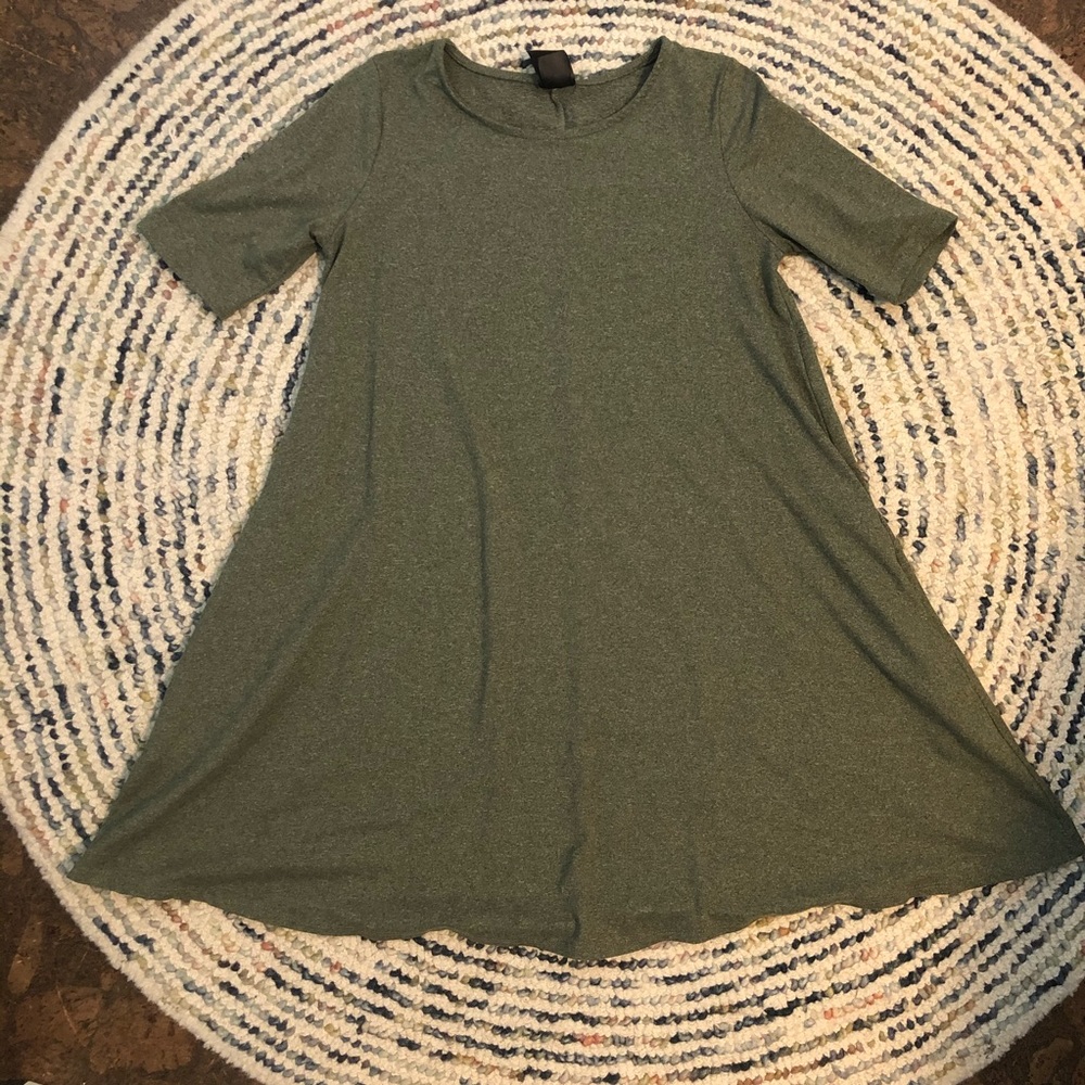 A&D XXS Swing green tunic top